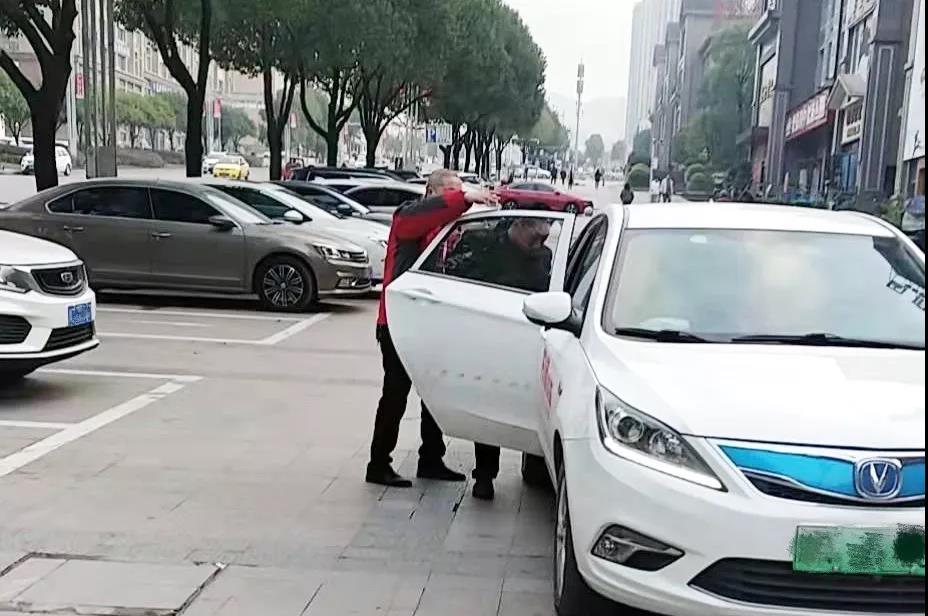 萬(wàn)順叫車(chē)-本地司機(jī)熟人熟路