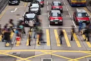 車輛右轉(zhuǎn)彎時不注意這些！兩本駕照都不夠扣，老司機(jī)都會犯錯！