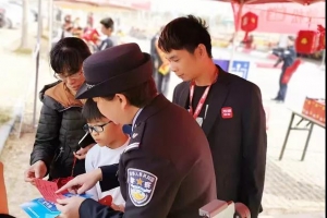90后司機的“品質服務”法寶真管用，乘客花式點贊