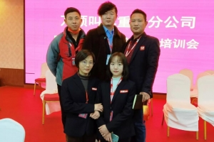 從辦公室文職到萬順叫車，重慶辣妹子的自由與自在